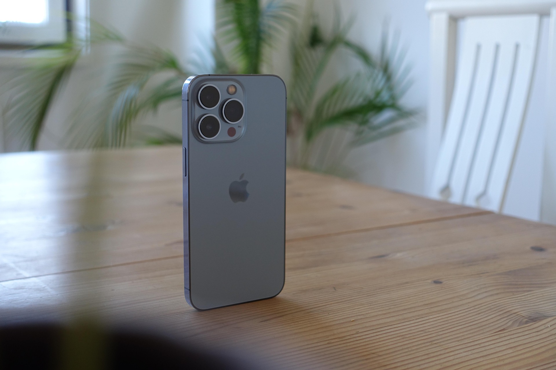 新漏洞绕过苹果启动防御，影响数百万部 iPhone