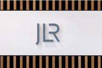 屏幕截图_3-9-2025_93216_media.jaguarlandrover.com